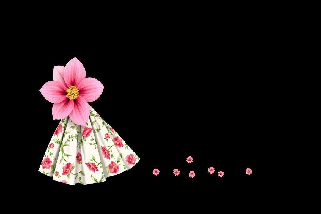 Платье в цветочек с короткими рукавами, яркие полевые цветы на светлом фоне